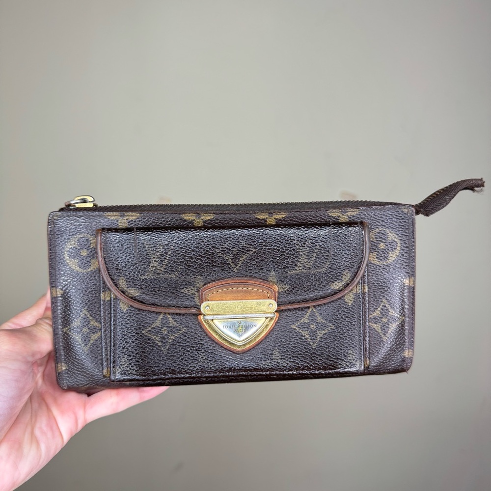 Louis Vuitton Monogram Zip Wallet